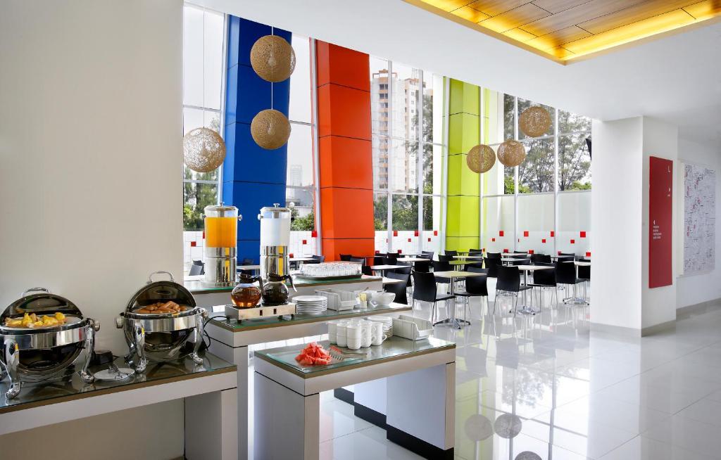 Amaris Hotel Dr. Susilo Grogol Yakarta Exterior foto