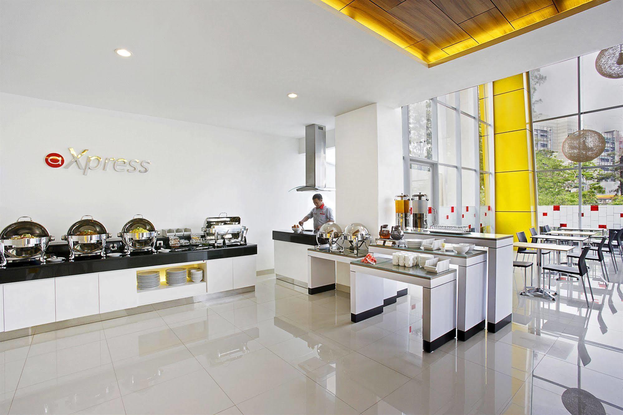 Amaris Hotel Dr. Susilo Grogol Yakarta Exterior foto
